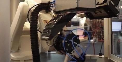 数码印花进入“智能”时代!机器人实现智能取放,精准打印不规则面料!